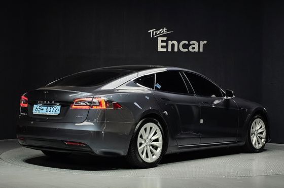 Tesla Model S 90D — пробег 186 162 км — фото 2 из 5