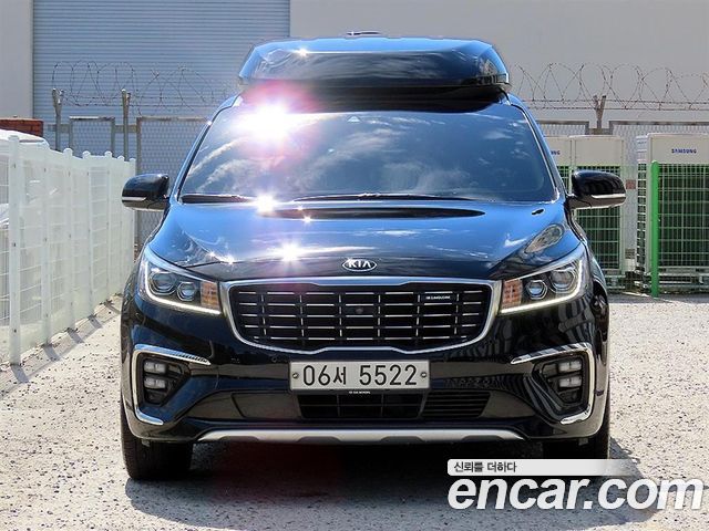 Kia Carnival Gasoline 9-Seater Hi-Limousine Noblesse Special — пробег 190 728 км — фото 1 из 5