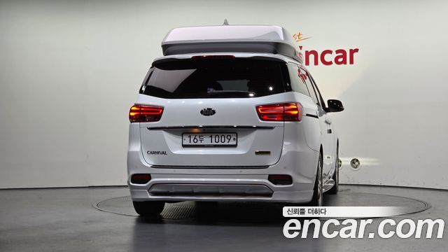 Kia Carnival 7-Seater Hi-Limousine President — пробег 93 960 км — фото 4 из 5