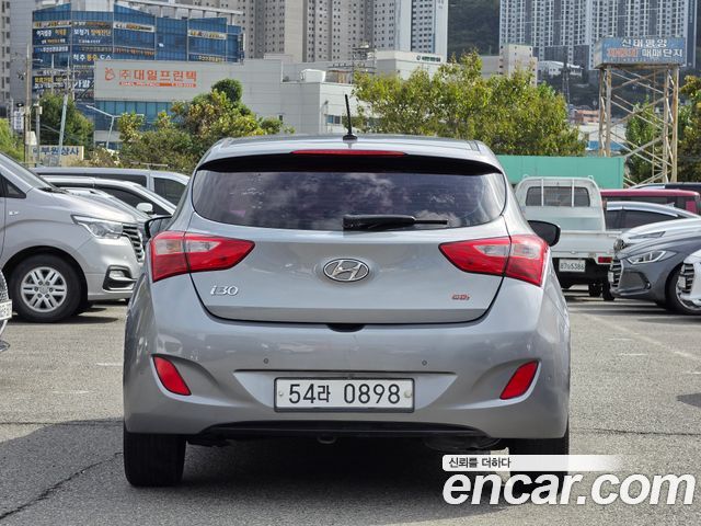 Hyundai i30 2.0 Younique — пробег 104 571 км — фото 4 из 5