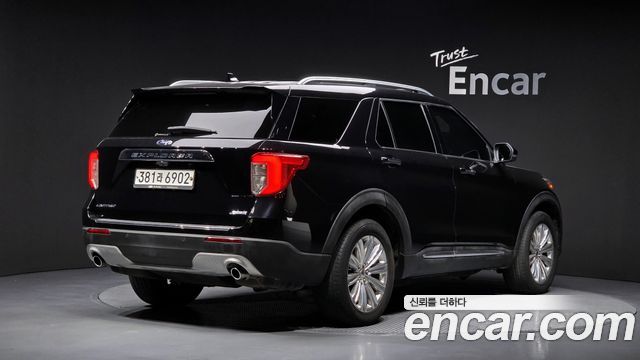 Ford Explorer 2.3 LimIted 4WD — пробег 72 044 км — фото 2 из 5