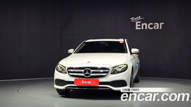 Mercedes-Benz E-Class E220d Avantgarde — пробег 110 991 км — фото 3 из 5