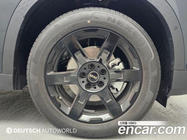 Mini Countryman ALL4 Dealer Tailored Edition — пробег 777 км — фото 5 из 5