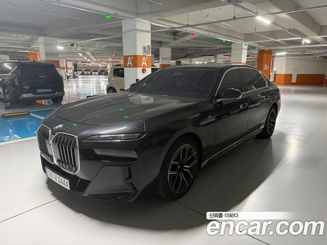 BMW 7-Series 740d xDrive M Sport — пробег 10 637 км — фото 2 из 5