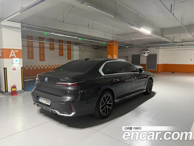 BMW 7-Series 740d xDrive M Sport — пробег 10 637 км — фото 4 из 5
