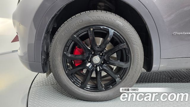 Maserati Levante из Кореи Encar