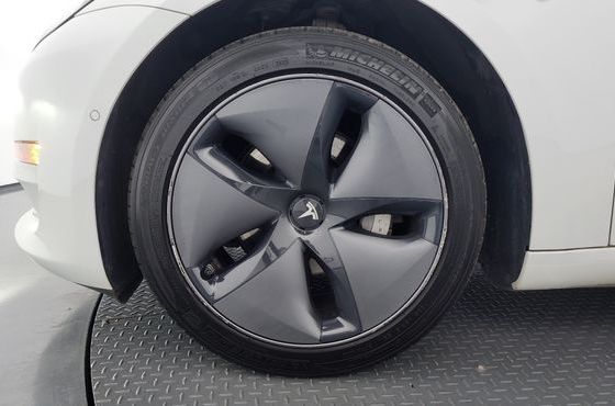 Tesla Model 3 Standard Range Plue RWD — пробег 141 398 км — фото 5 из 5