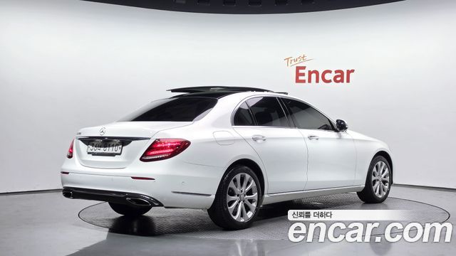 Mercedes-Benz E-Class из Кореи Encar