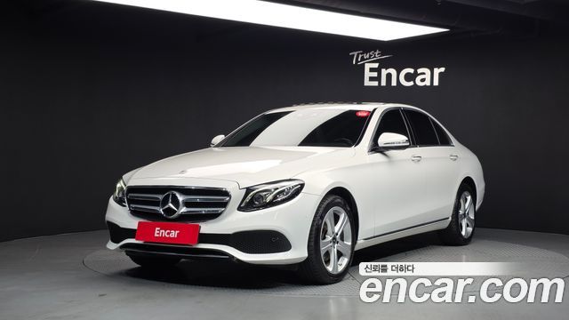 Mercedes-Benz E-Class E220d 4MATIC Avantgarde — пробег 64 536 км — фото 1 из 5
