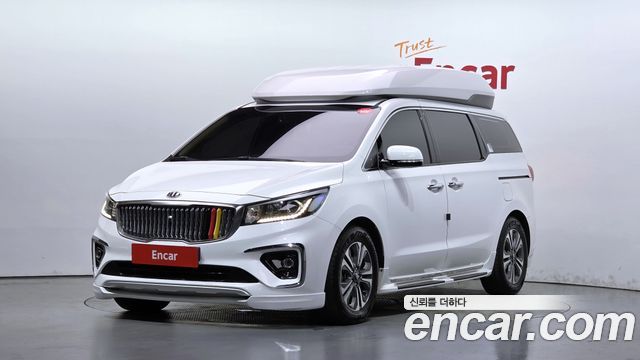 Kia Carnival 9-Seater Hi-Limousine Luxury — пробег 65 109 км — фото 1 из 5