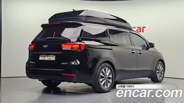Kia Carnival 11-seater Hi-Limousine Prestige — пробег 185 745 км — фото 2 из 5