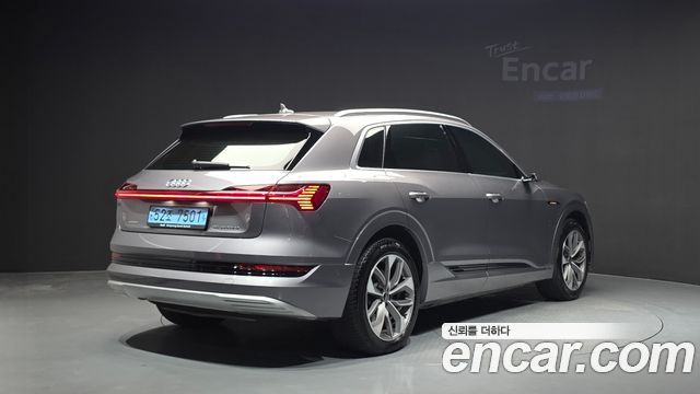 Audi e-tron из Кореи Encar
