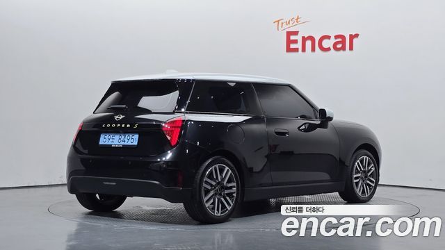 Mini Cooper SE Classic — пробег 19 160 км — фото 2 из 5
