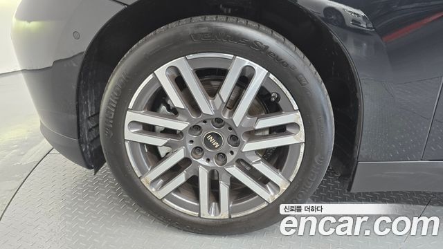 Mini Cooper SE Classic — пробег 19 160 км — фото 5 из 5