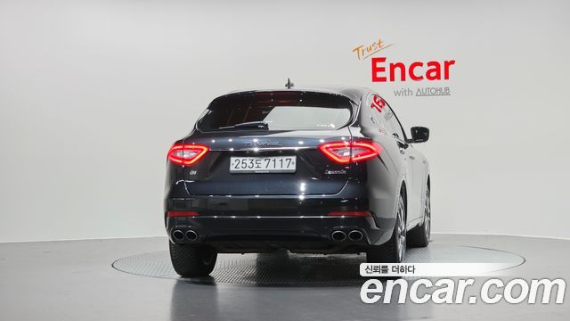 Maserati Levante из Кореи Encar