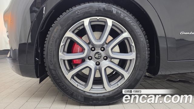 Maserati Levante из Кореи Encar