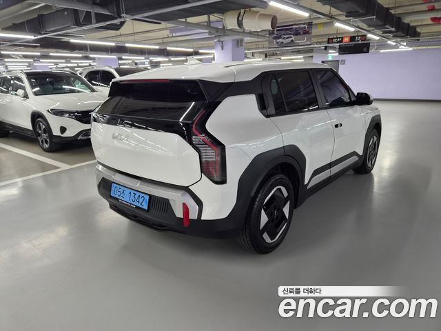Kia EV3 из Кореи Encar