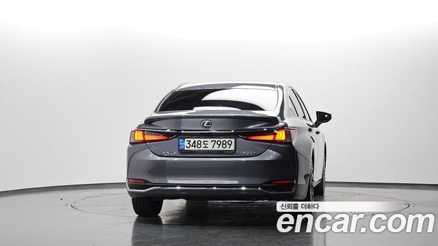 Lexus ES Luxury Plus — пробег 86 548 км — фото 4 из 5