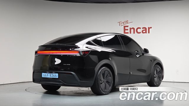 Tesla Model Y Long Range AWD — пробег 19 895 км — фото 2 из 5