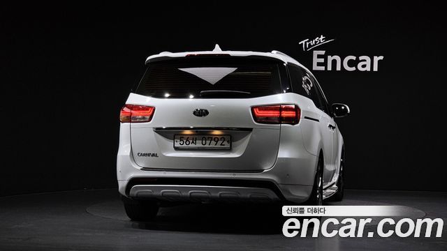 Kia Carnival из Кореи Encar