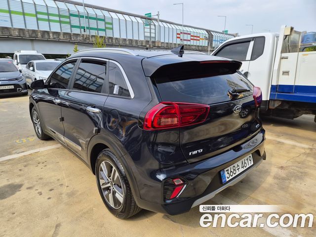 Kia Niro 1.6 HEV Noblesse Special — пробег 77 439 км — фото 4 из 5