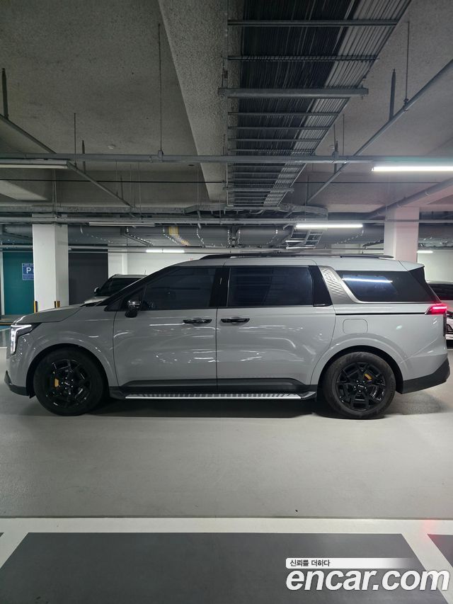 Kia Carnival Diesel 7-Seater Gravity — пробег 17 300 км — фото 4 из 5