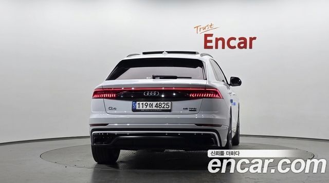 Audi Q8 55 TFSI Quattro Premium — пробег 67 080 км — фото 4 из 5