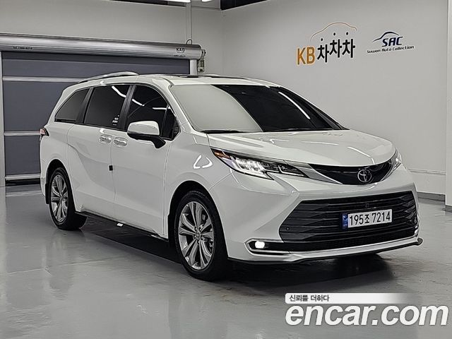 Toyota Sienna 2.5 Hybrid 2WD — пробег 16 432 км — фото 2 из 5