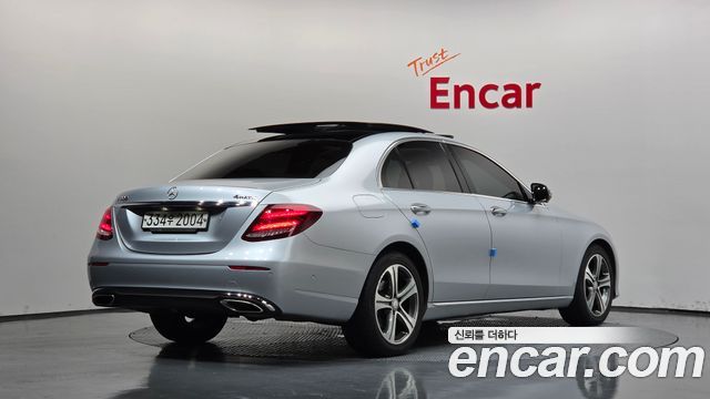 Mercedes-Benz E-Class E300 4MATIC Avnatgarde — пробег 72 613 км — фото 2 из 5