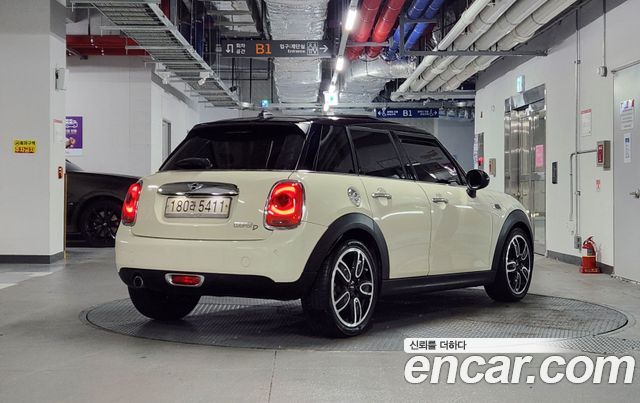 Mini Cooper 5Door HIGH 3rd — пробег 119 300 км — фото 3 из 5