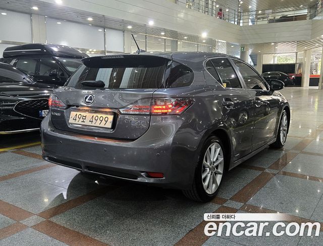 Lexus CT200h из Кореи Encar