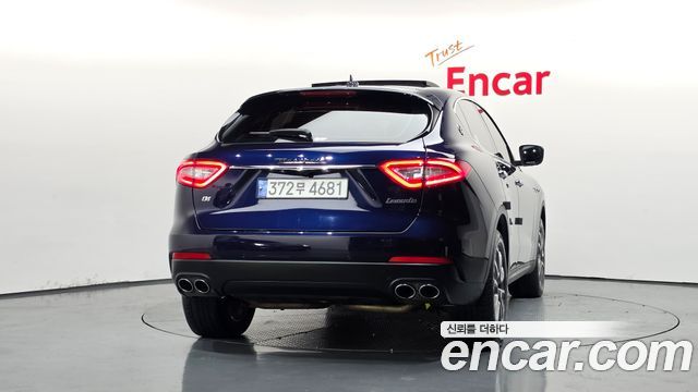 Maserati Levante из Кореи Encar