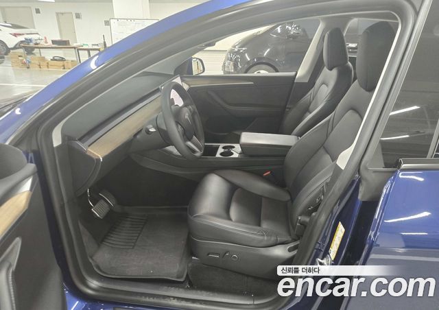 Tesla Model Y RWD — пробег 42 783 км — фото 4 из 5