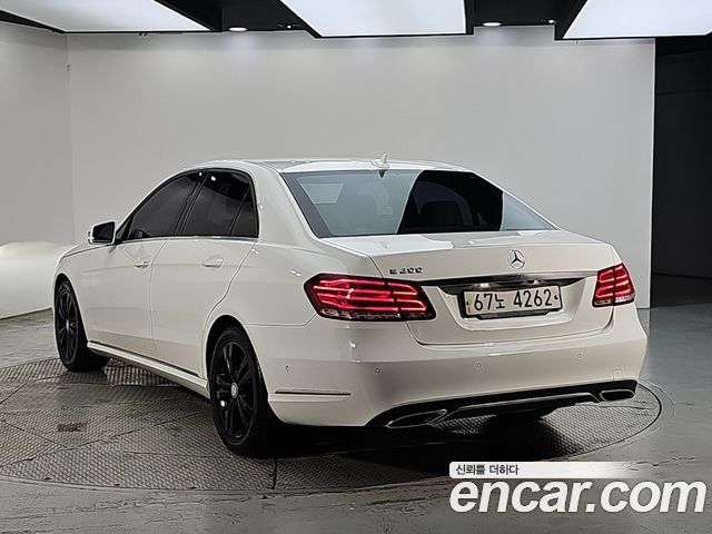 Mercedes-Benz E-Class E200 Avantgarde — пробег 161 000 км — фото 3 из 5