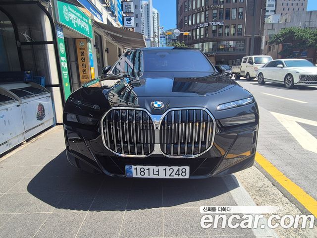 BMW 7-Series 740i xDrive M Sport Limited — пробег 2 547 км — фото 2 из 5