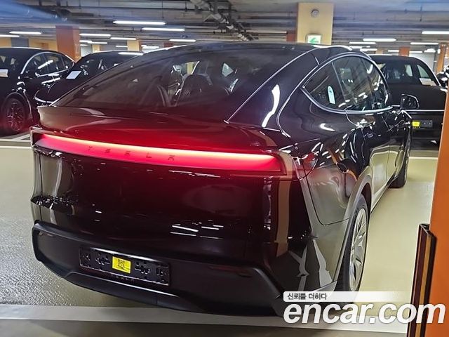 Tesla Model Y L Long Range AWD — пробег 1 км — фото 5 из 5