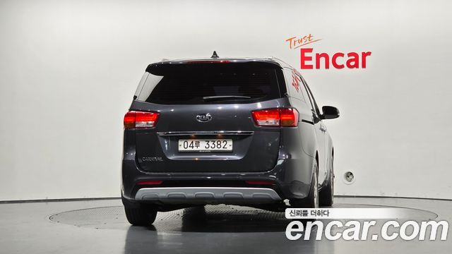 Kia Carnival из Кореи Encar
