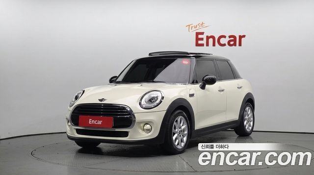 Mini Cooper 5Door HIGH 3rd — пробег 88 940 км — фото 1 из 5