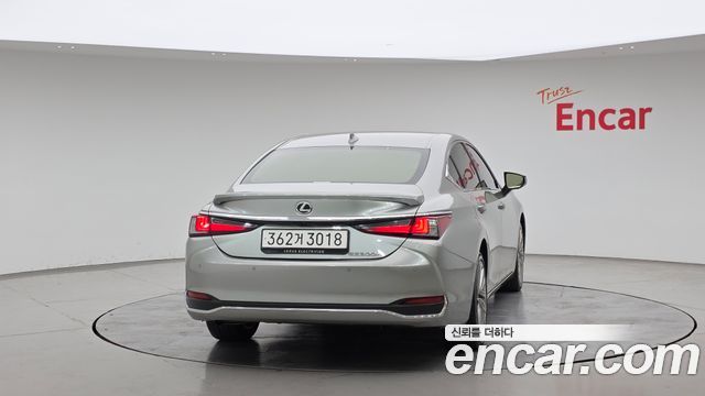 Lexus ES Executive — пробег 97 734 км — фото 4 из 5
