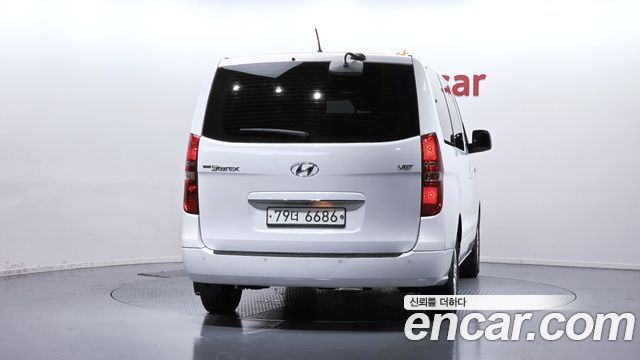 Hyundai Starex 12-Seater Wagon Smart — пробег 153 177 км — фото 4 из 5
