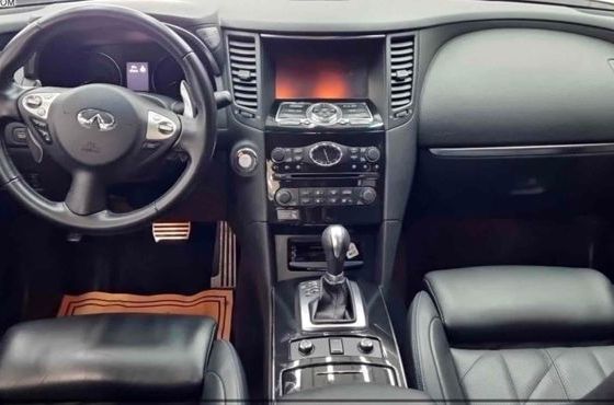 Infiniti QX70 3.7 AWD — пробег 190 000 км — фото 5 из 5