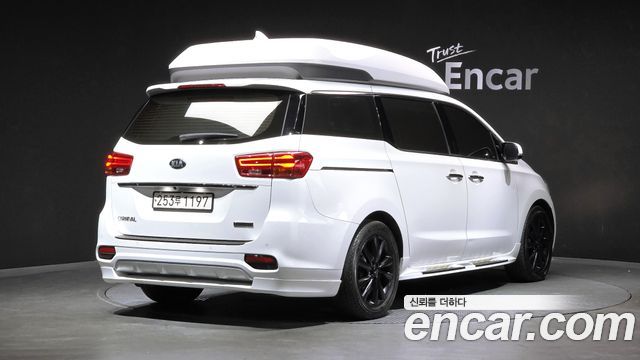 Kia Carnival 9-Seater Hi-Limousine Noblesse Special — пробег 126 411 км — фото 2 из 5