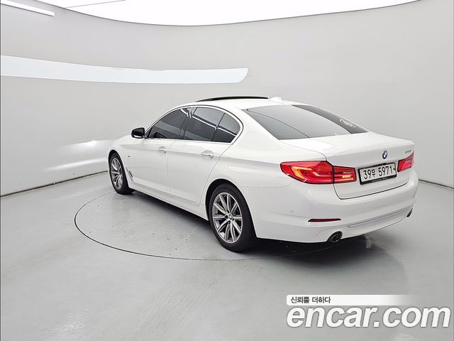 BMW 5-Series 520i Luxury — пробег 91 381 км — фото 3 из 5