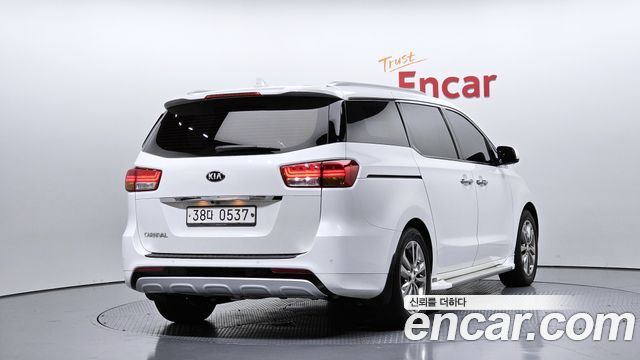 Kia Carnival из Кореи Encar