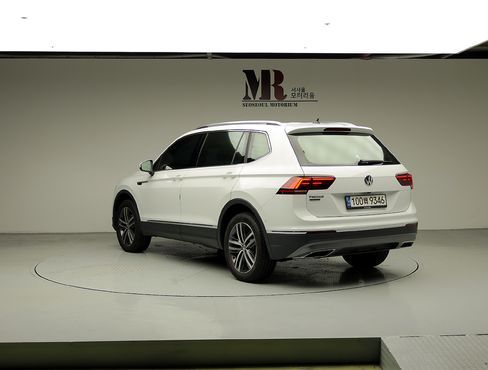 Volkswagen Tiguan 2.0 TDI Prestige — пробег 25 501 км — фото 4 из 5
