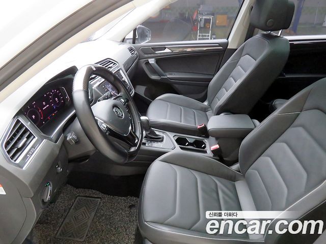 Volkswagen Tiguan 2.0 TDI Prestige — пробег 25 501 км — фото 5 из 5