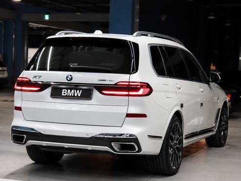 BMW X7 xDrive 40i M Sport 7STR — пробег 67 340 км — фото 2 из 5