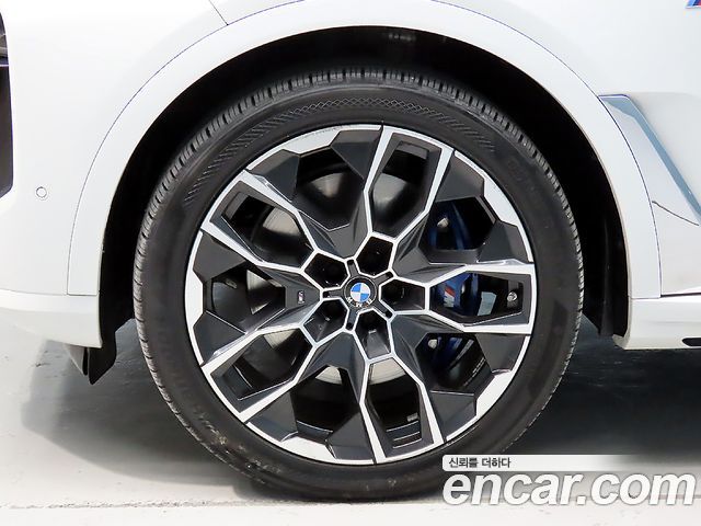 BMW X7 xDrive 40i M Sport 7STR — пробег 67 340 км — фото 5 из 5