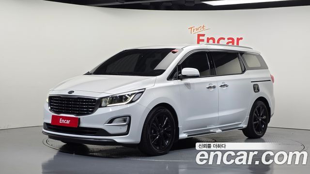 Kia Carnival 11-Seater Prestige — пробег 213 917 км — фото 1 из 5