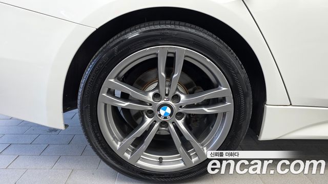 BMW 3-Series 320d xDrive Touring — пробег 180 576 км — фото 5 из 5